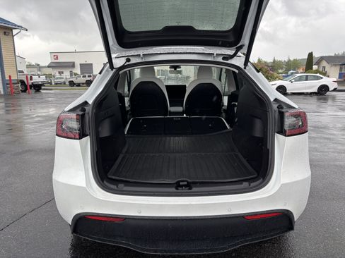 Used 2022 Tesla Model Y Performance AWD/4WD image 26