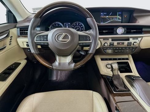 Used 2016 Lexus ES 350 w/ Luxury Package w/Wood Trim FWD image 25
