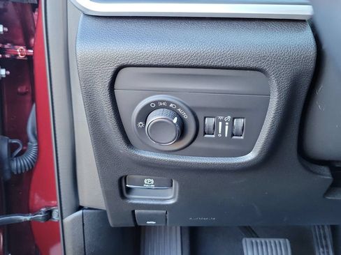 Used 2024 Jeep Grand Cherokee Laredo X w/ Trailer Tow Package AWD/4WD image 23