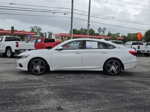 Used 2022 Honda Accord Touring image 3