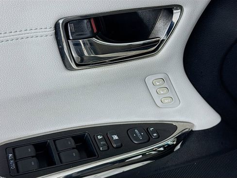 Used 2018 Toyota Avalon XLE Premium FWD image 22