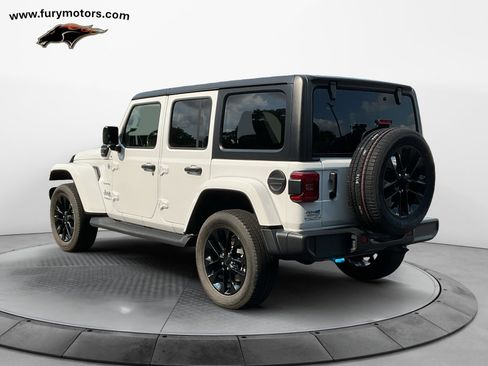 Used 2022 Jeep Wrangler Unlimited Sahara w/ Cold Weather Group image 5