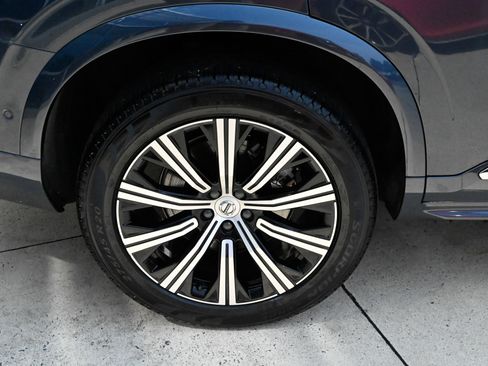Used 2023 Volvo XC90 B6 Plus AWD/4WD image 11