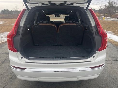 Used 2024 Volvo XC90 T8 Plus image 9