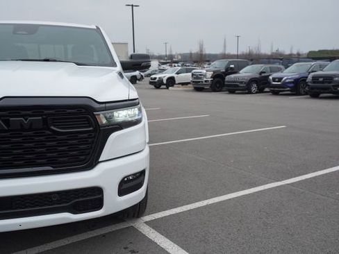 New 2026 RAM 1500 4x4 Crew Cab image 40