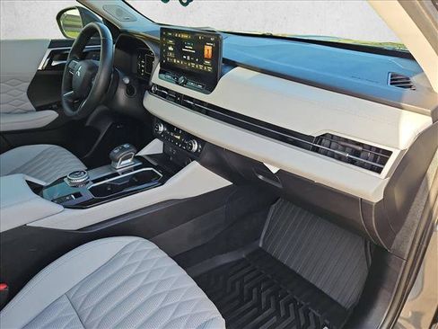 Used 2025 Mitsubishi Outlander SEL FWD image 25
