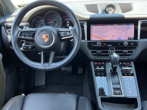 Certified 2024 Porsche Macan AWD/4WD image 16