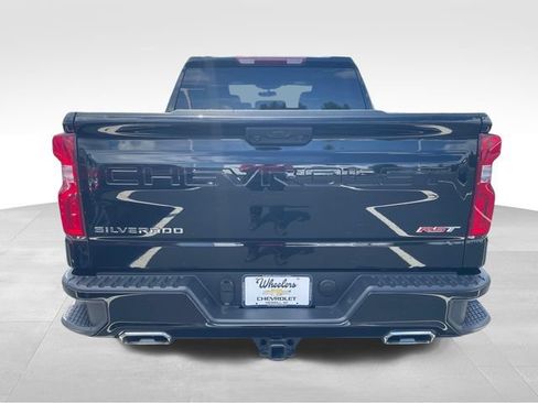Used 2023 Chevrolet Silverado 1500 RST w/ Z71 Off-Road Package AWD/4WD image 4