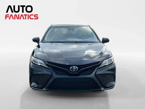 Used 2020 Toyota Camry SE FWD image 9