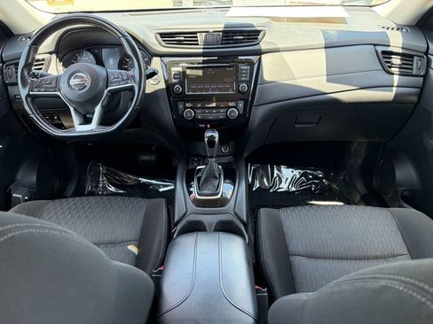 Used 2019 Nissan Rogue SV w/ Premium Package FWD image 26