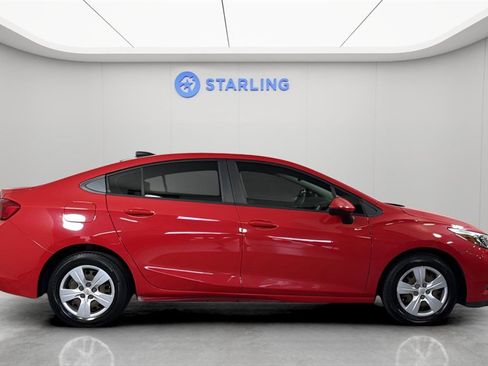 Used 2018 Chevrolet Cruze LS image 11