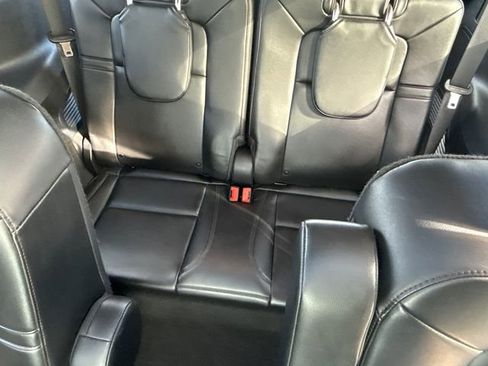 Used 2023 Lincoln Aviator AWD w/ Premium Package image 18