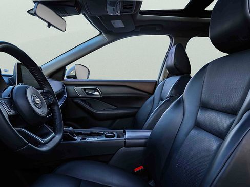 Used 2021 Nissan Rogue SV w/ Premium Package AWD/4WD image 9