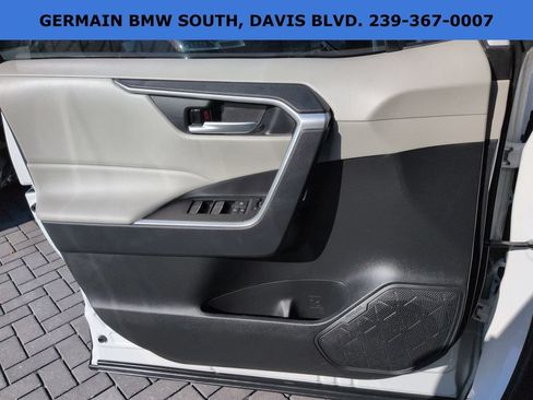 Used 2025 Toyota RAV4 XLE w/ Convenience Package FWD image 31