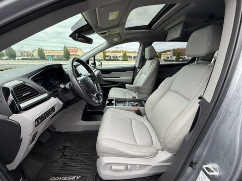 Used 2023 Honda Odyssey Touring image 8