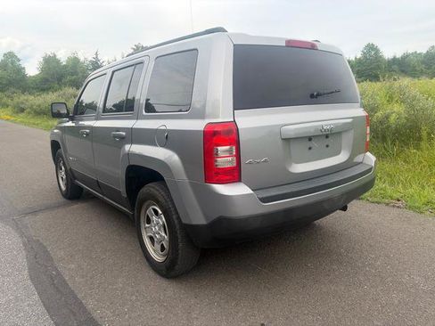 Used 2015 Jeep Patriot Sport w/ Power Value Group AWD/4WD image 4