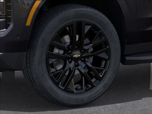 New 2026 Chevrolet Suburban Premier AWD/4WD image 9