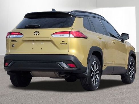 Certified 2024 Toyota Corolla Cross SE image 5