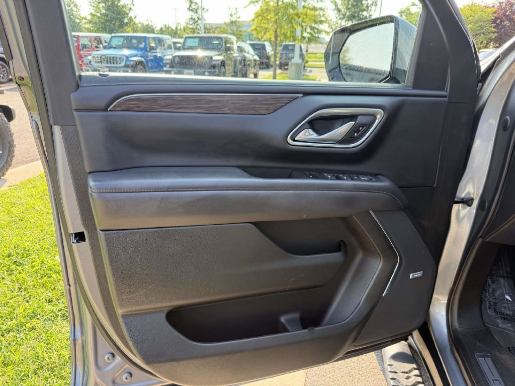 Used 2021 Chevrolet Tahoe Z71 AWD/4WD image 32