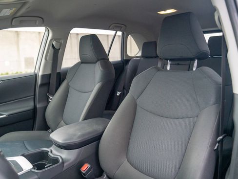 Used 2025 Toyota RAV4 LE image 5