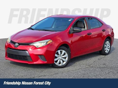 Used 2015 Toyota Corolla LE FWD image 1