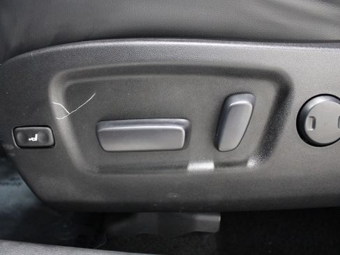 Used 2018 Toyota Highlander XLE AWD/4WD image 43