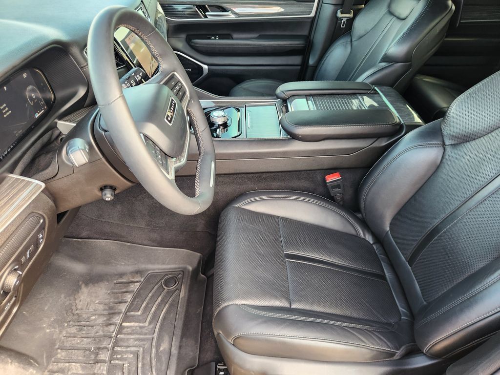 Used 2022 Jeep Wagoneer Series II w/ Rear Seat Video Group 1 AWD/4WD image 12