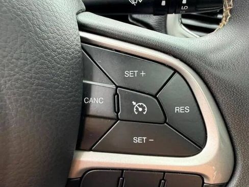 Used 2021 Jeep Compass Latitude w/ Sun and Sound Group FWD image 21