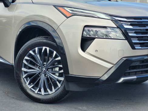 New 2026 Nissan Rogue Platinum w/ Platinum Premium Package AWD/4WD image 3