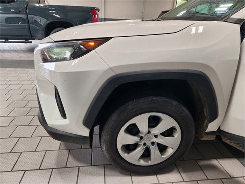 Used 2021 Toyota RAV4 LE AWD/4WD image 7