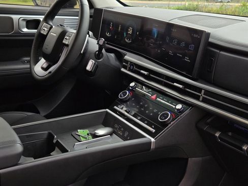 Used 2024 Hyundai Santa Fe SEL FWD image 30