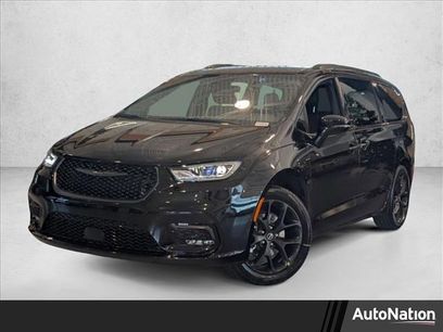 New 2026 Chrysler Pacifica Select