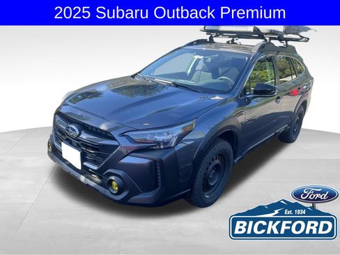 Used 2025 Subaru Outback Premium AWD/4WD image 1