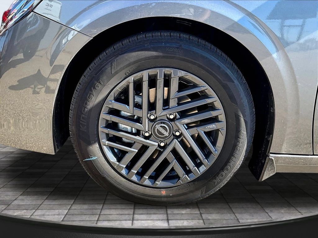 Used 2026 Nissan Sentra SV w/ SV Convenience Package FWD image 12