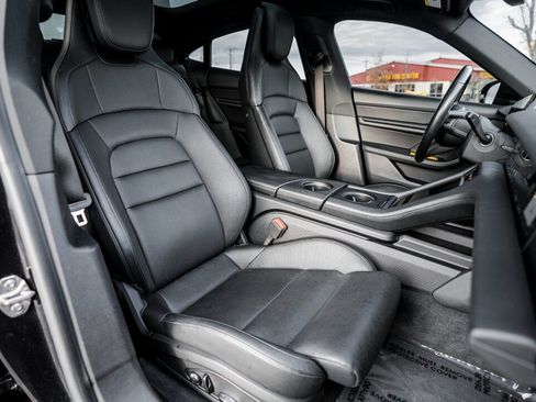 Used 2021 Porsche Taycan 4S image 31