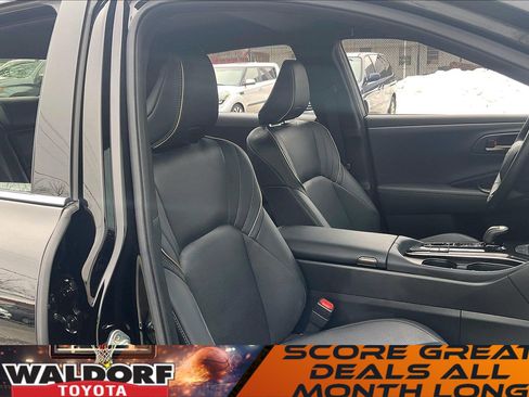 Used 2025 Toyota Crown XLE image 9