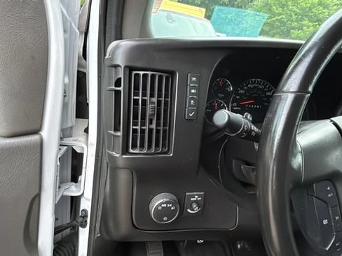 Used 2023 Chevrolet Express 3500 w/ Power Convenience Package RWD image 24
