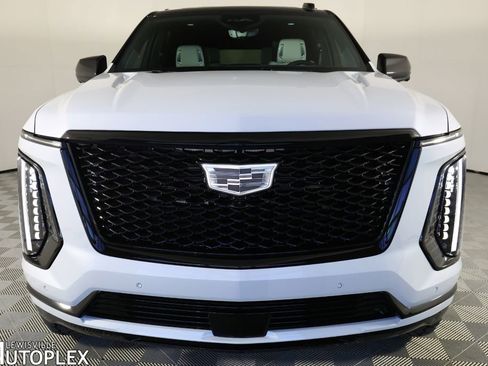 Used 2026 Cadillac Escalade ESV Platinum Sport w/ LPO, ONYX Package AWD/4WD image 2