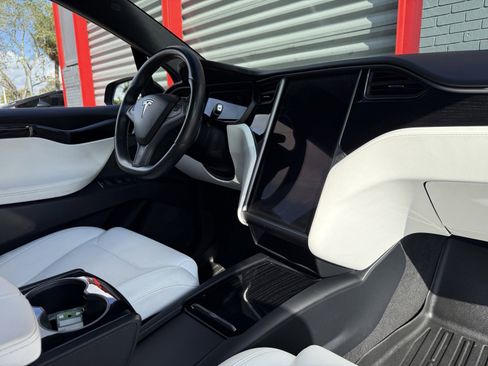 Used 2019 Tesla Model X 100D image 19