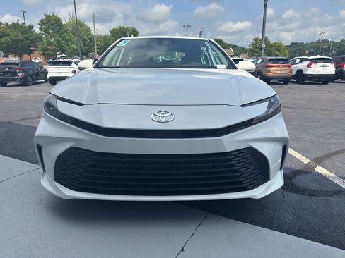 Used 2025 Toyota Camry LE FWD image 6