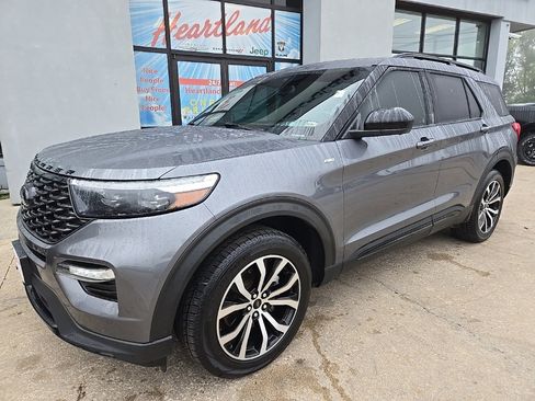 Used 2022 Ford Explorer ST-Line image 2