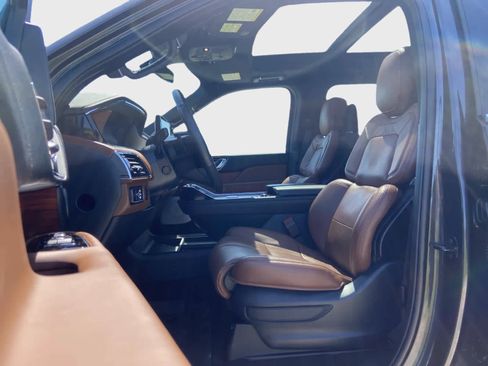 Used 2024 Lincoln Navigator Reserve AWD/4WD image 18