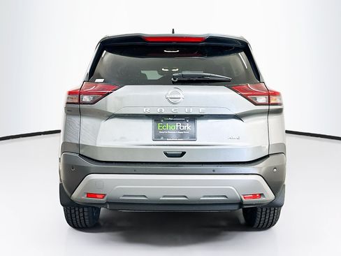 Used 2023 Nissan Rogue S AWD/4WD image 7