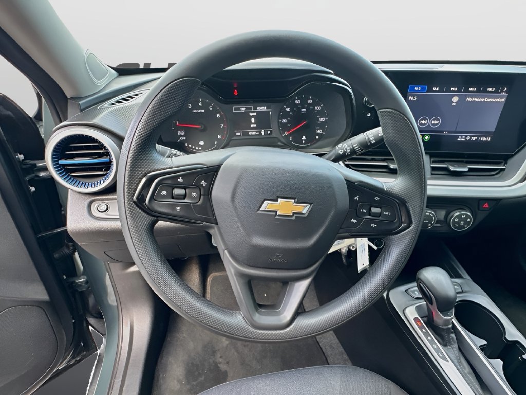 Used 2025 Chevrolet Trax LS FWD image 11