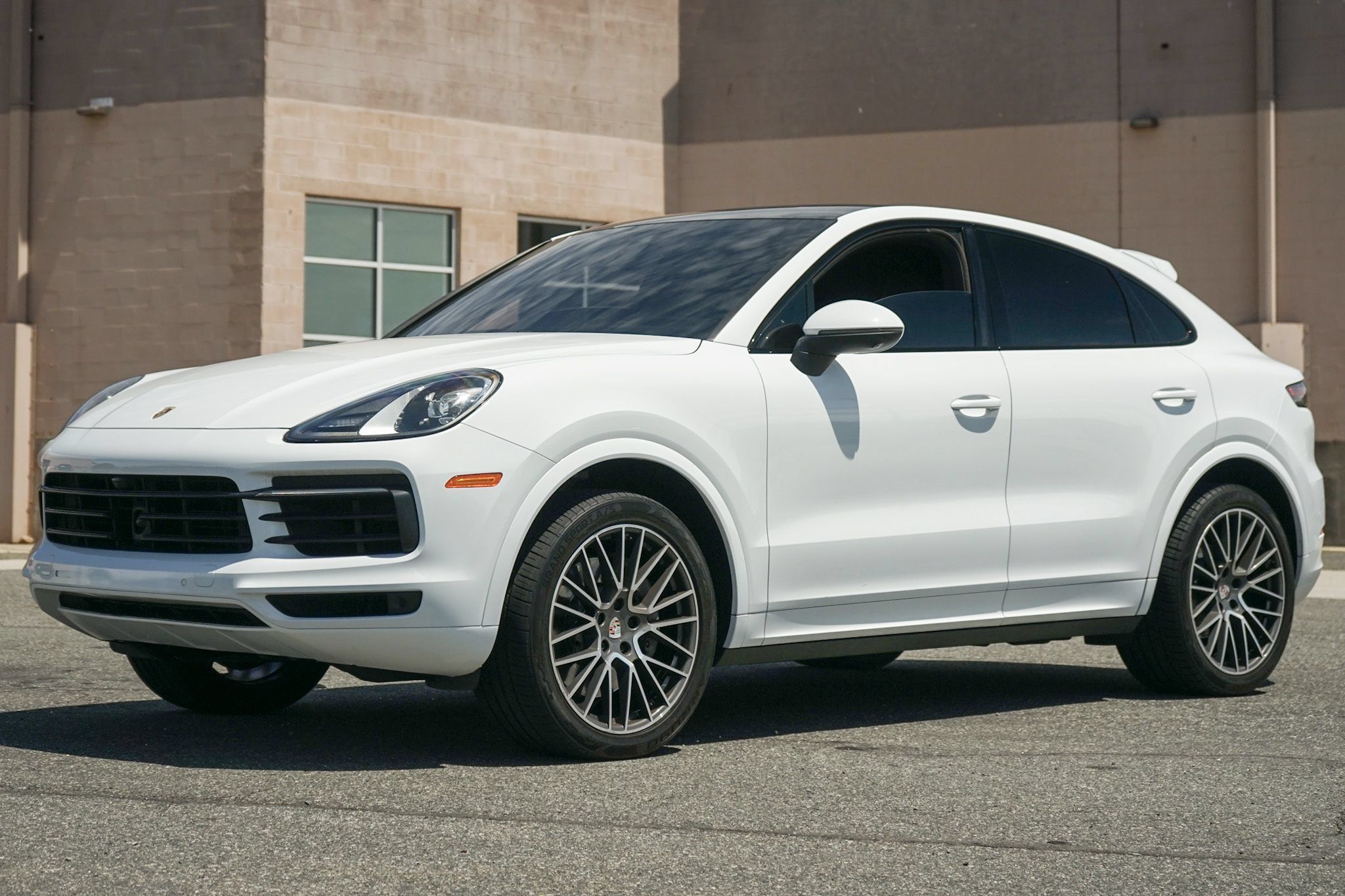 Used 2020 Porsche Cayenne S AWD/4WD image 2