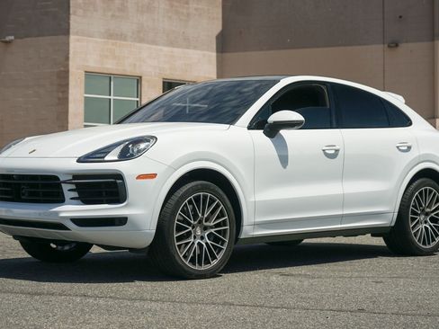 Used 2020 Porsche Cayenne S AWD/4WD image 2