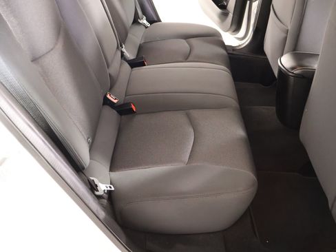Used 2013 Dodge Avenger SE FWD image 12