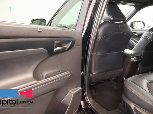 Certified 2025 Toyota Highlander XSE AWD/4WD image 28