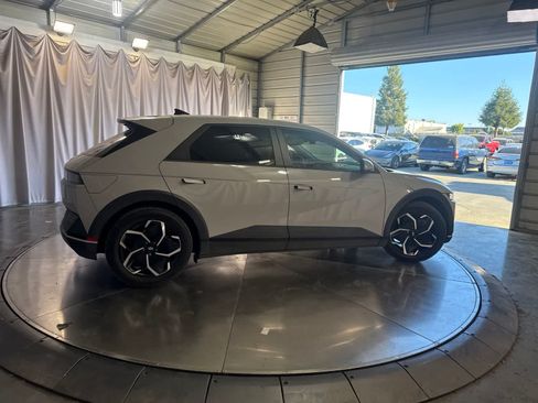 Used 2023 Hyundai Ioniq 5 SEL AWD/4WD image 4
