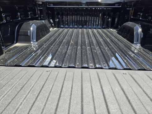 New 2025 Chevrolet Silverado 1500 LT image 25